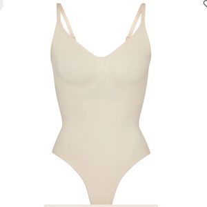 Skim bodysuit shapewear
